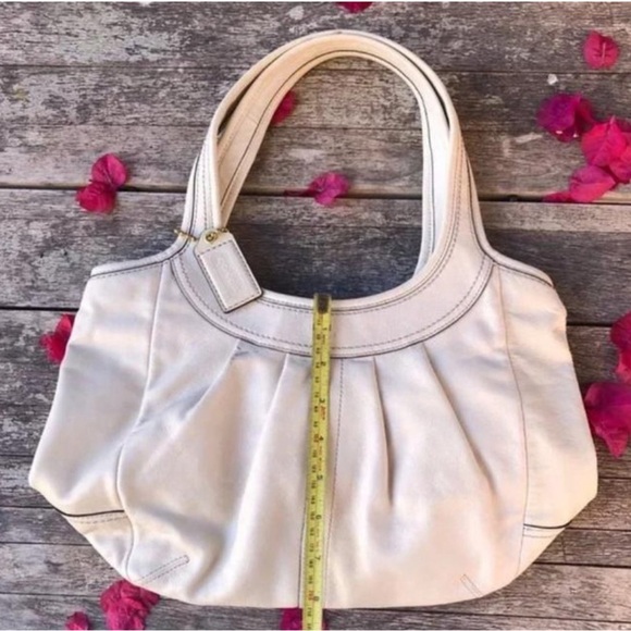 Coach off white leather purse - Picture 11 of 11